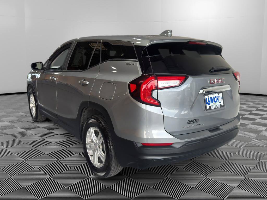 Used 2023 GMC Terrain SLE FWD image 3