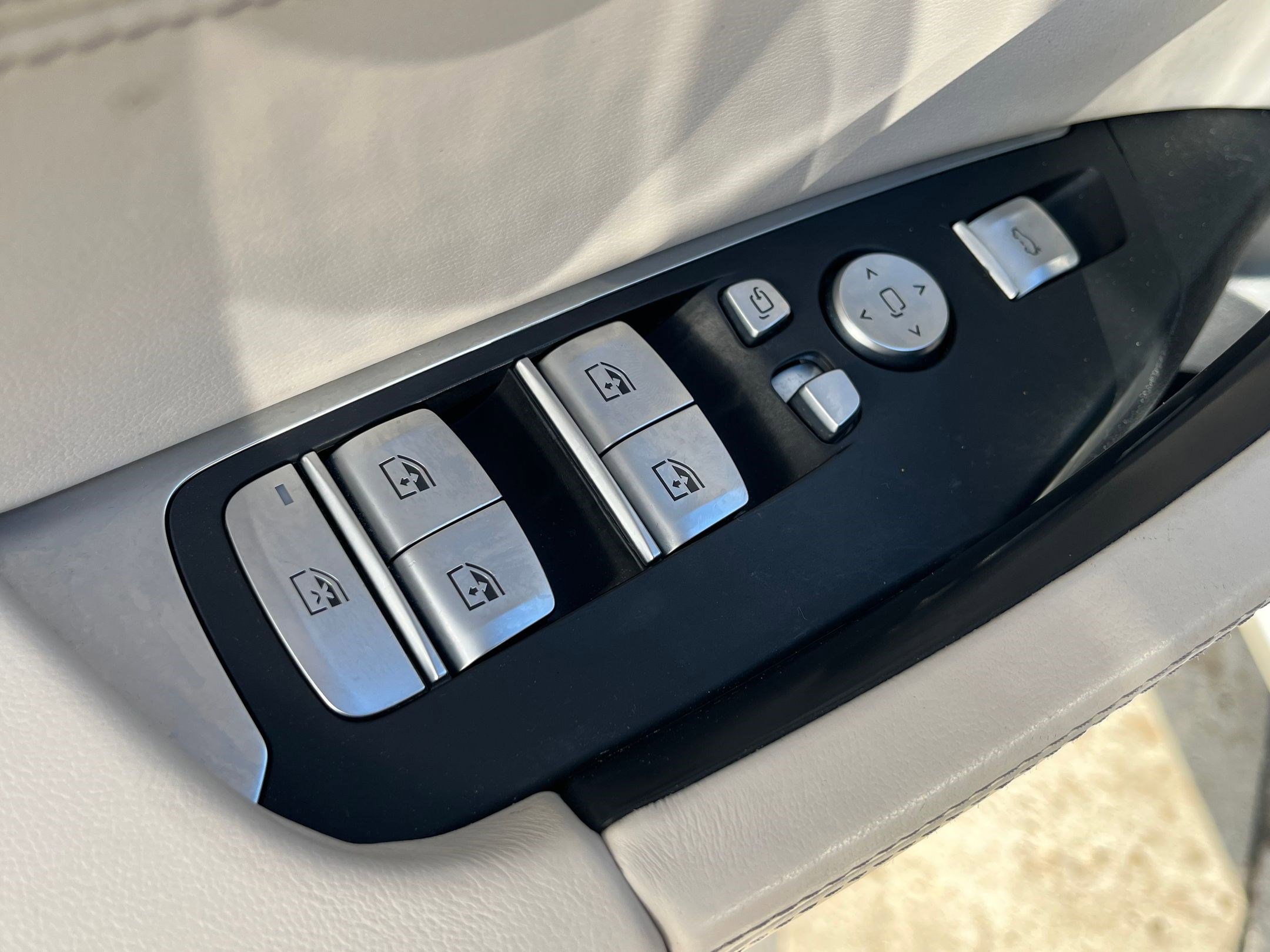 Used 2021 BMW X4 xDrive30i w/ M Sport Package image 28