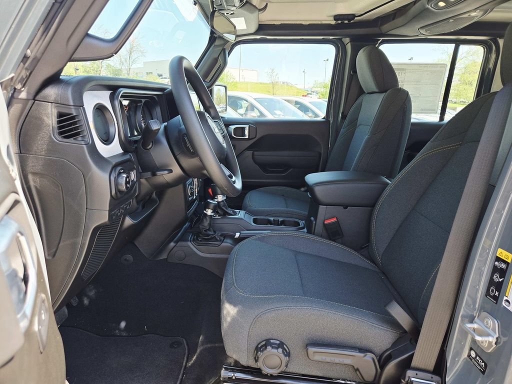 New 2026 Jeep Gladiator Sport AWD/4WD image 15