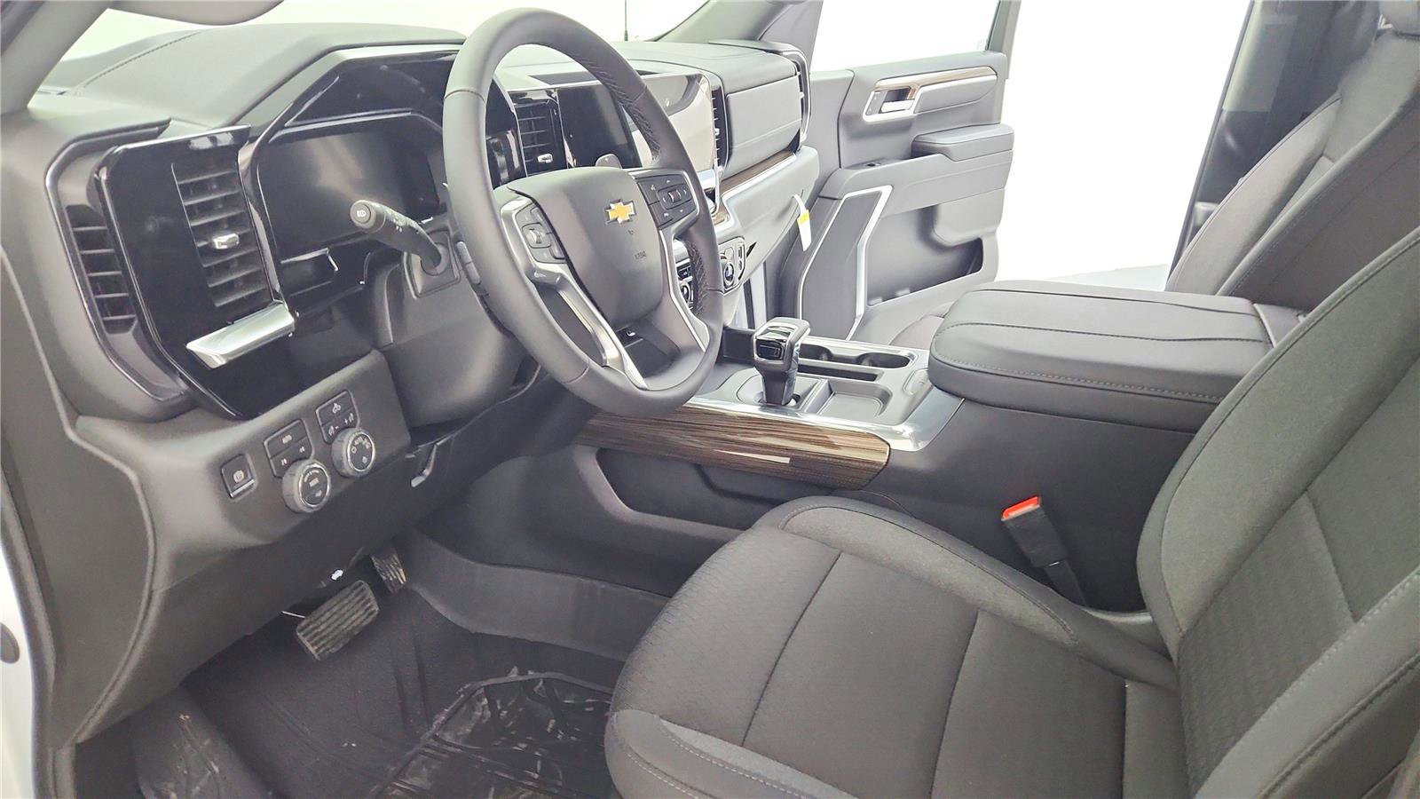 Used 2026 Chevrolet Silverado 1500 LT w/ Protection Package AWD/4WD image 25