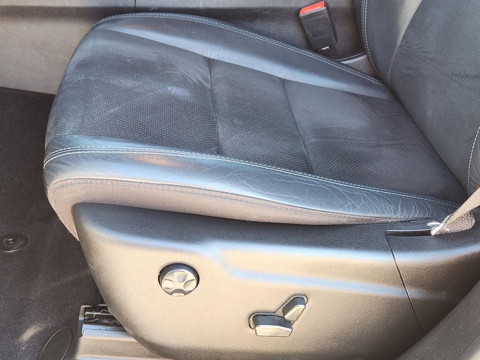Used 2022 Dodge Durango GT image 32