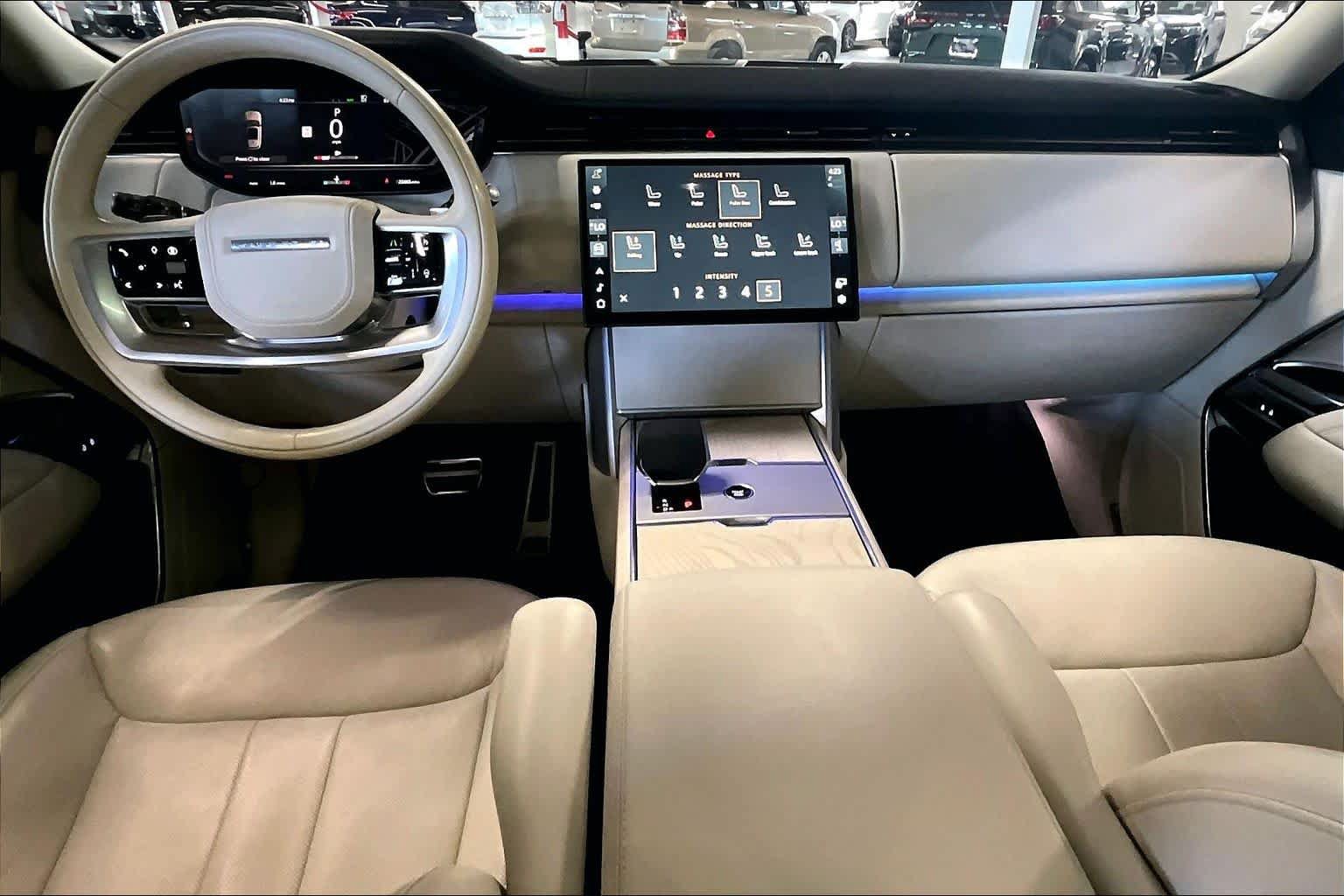 Used 2024 Land Rover Range Rover Long Wheelbase SE AWD/4WD image 7