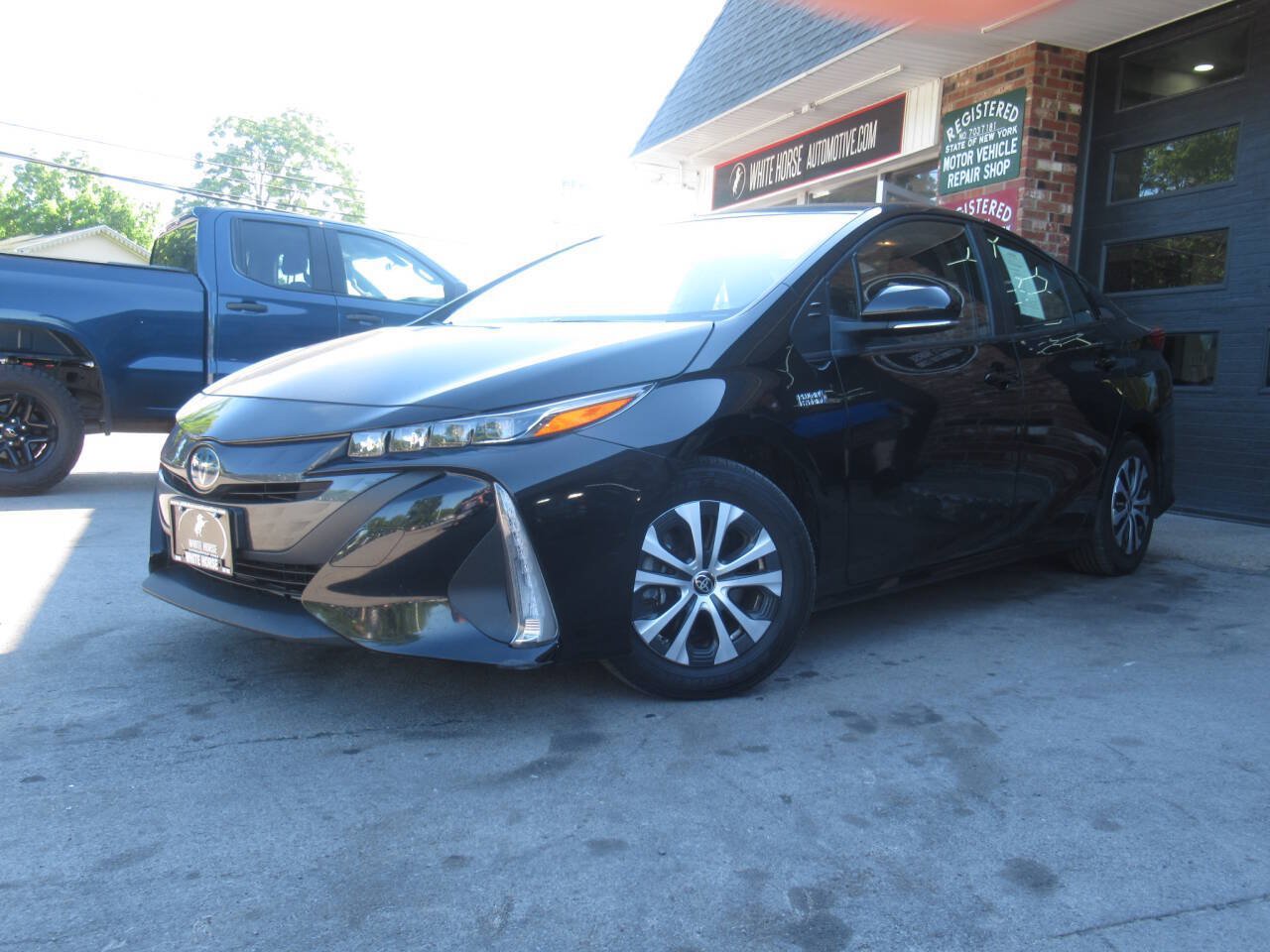 Used 2021 Toyota Prius Prime LE FWD image 28