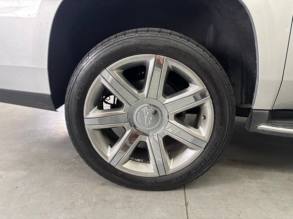 Used 2018 Cadillac Escalade ESV Luxury RWD image 25