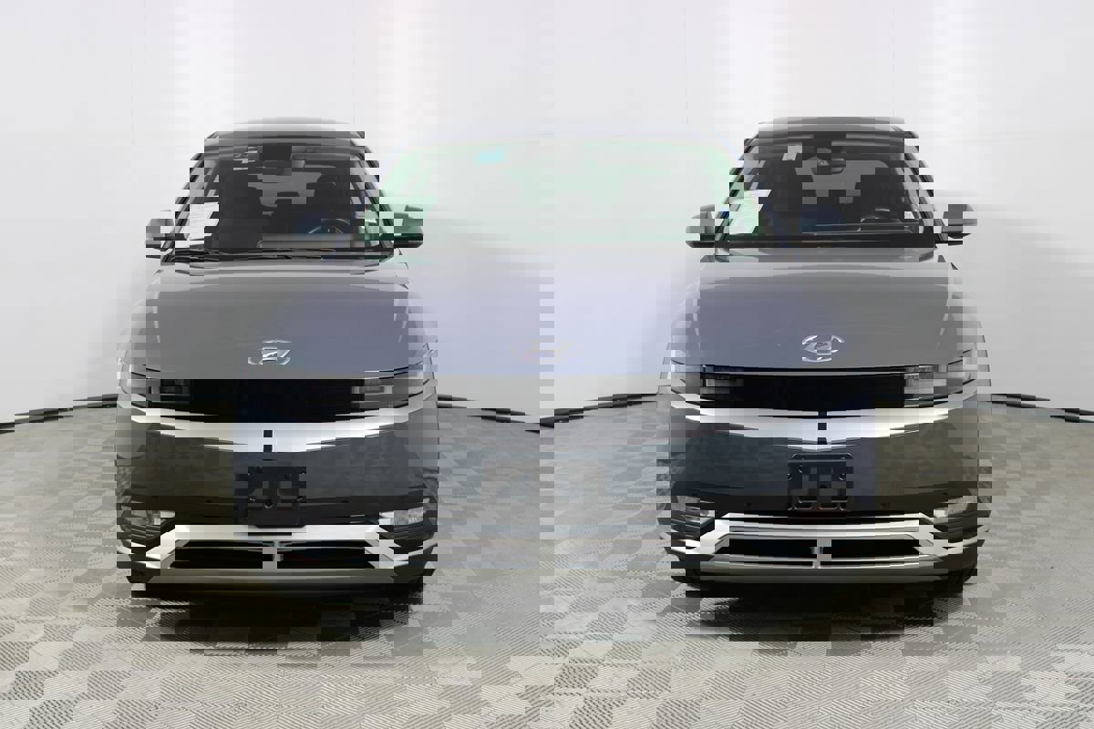 Used 2024 Hyundai Ioniq 5 SEL image 2