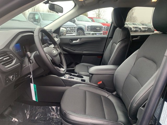 New 2025 Ford Escape SE w/ Class II Trailer Tow Package image 15