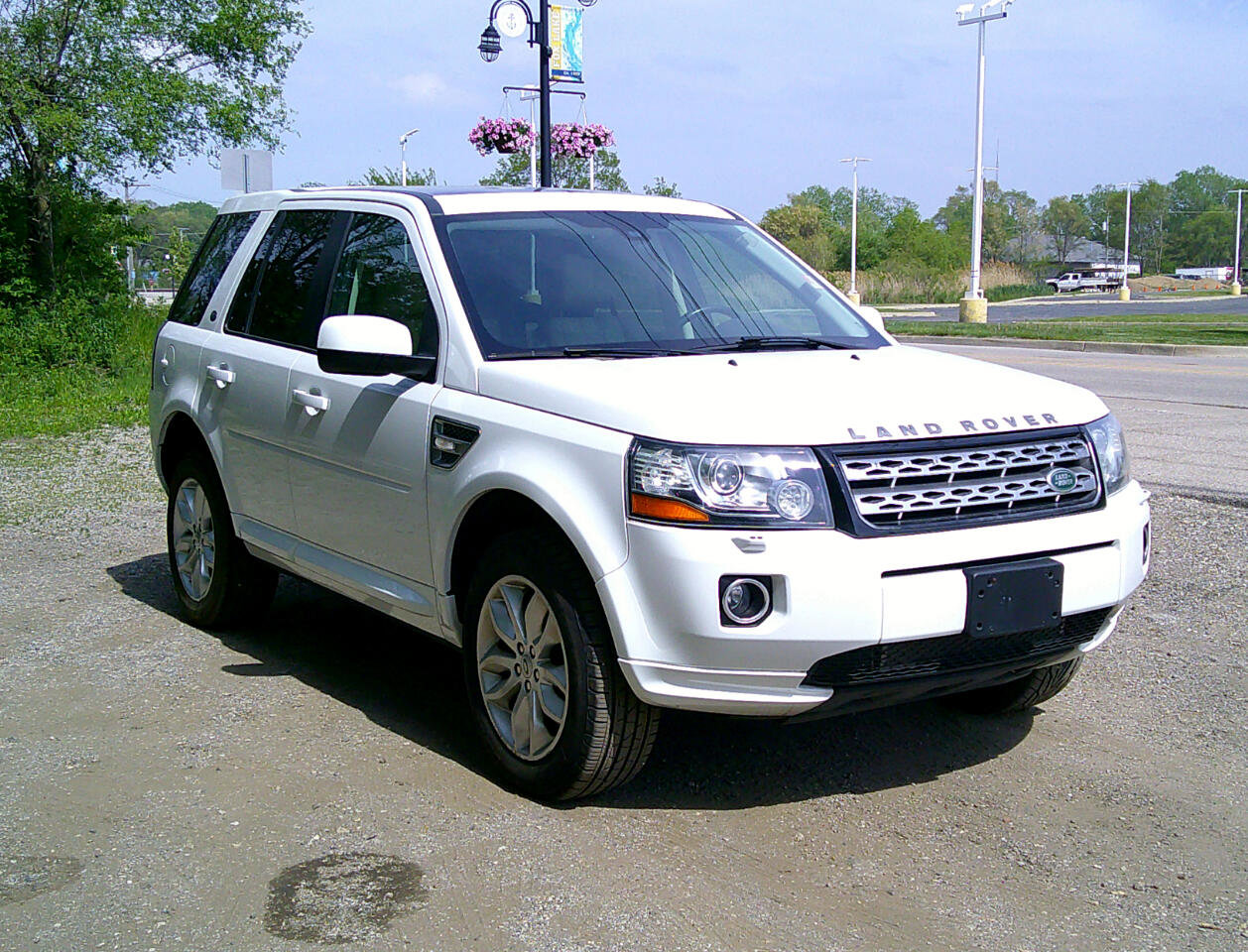 Used 2013 Land Rover LR2 image 3