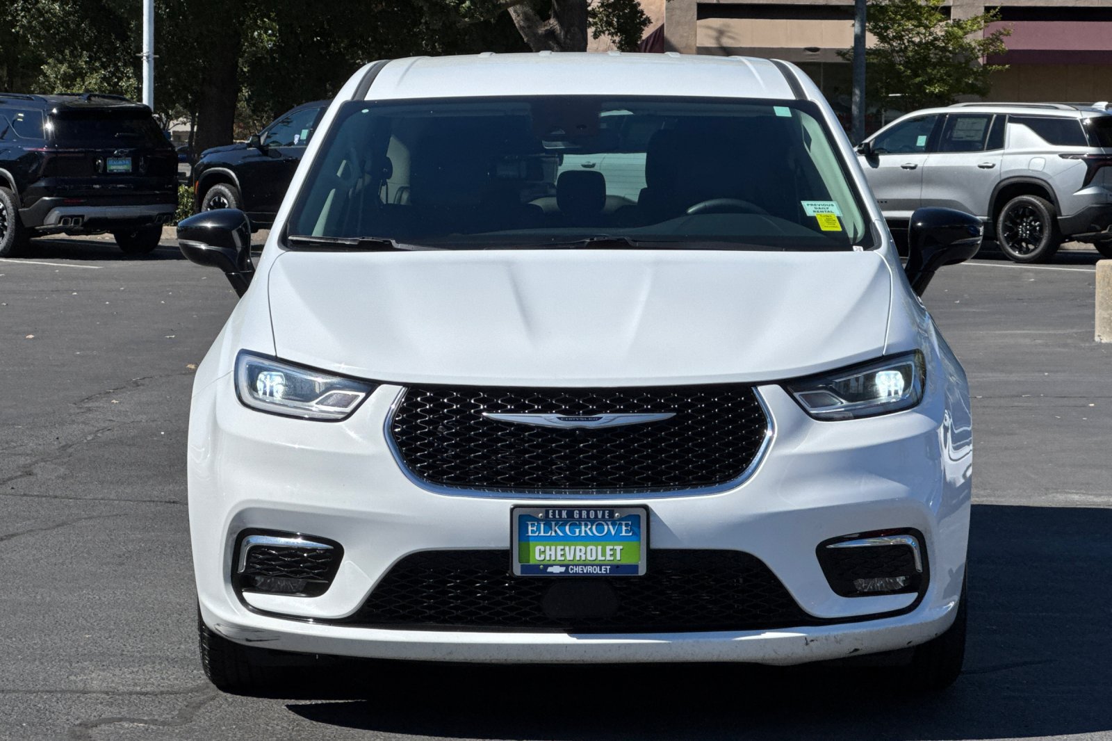 Used 2024 Chrysler Pacifica Limited FWD image 8