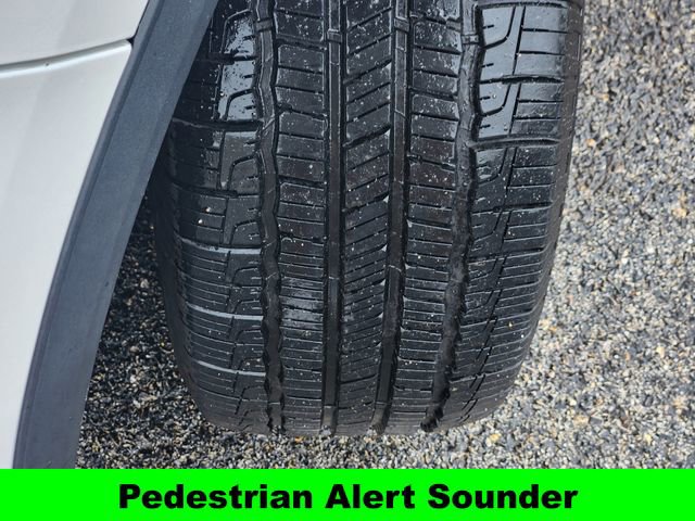 Used 2020 Ford Escape Titanium w/ Titanium Premium Package 2.0 FWD image 10