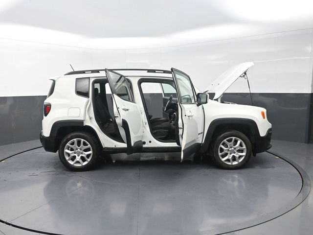 Used 2017 Jeep Renegade Latitude AWD/4WD image 46