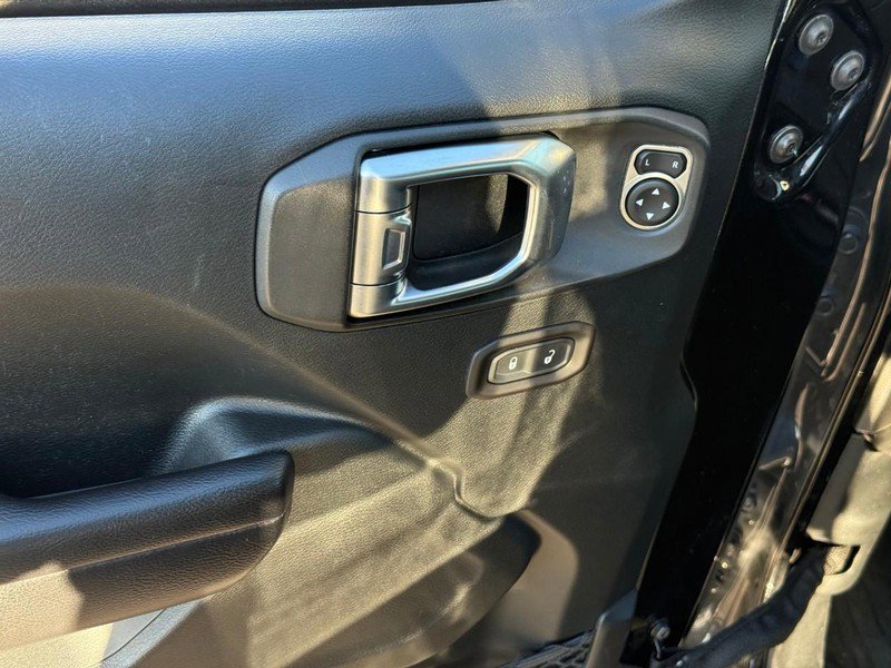 Used 2018 Jeep Wrangler Unlimited Sport S image 18