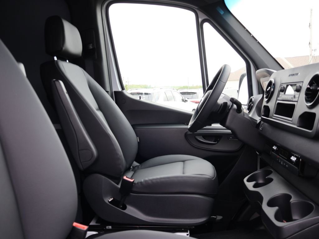 New 2026 Mercedes-Benz Sprinter 144 Cargo image 10