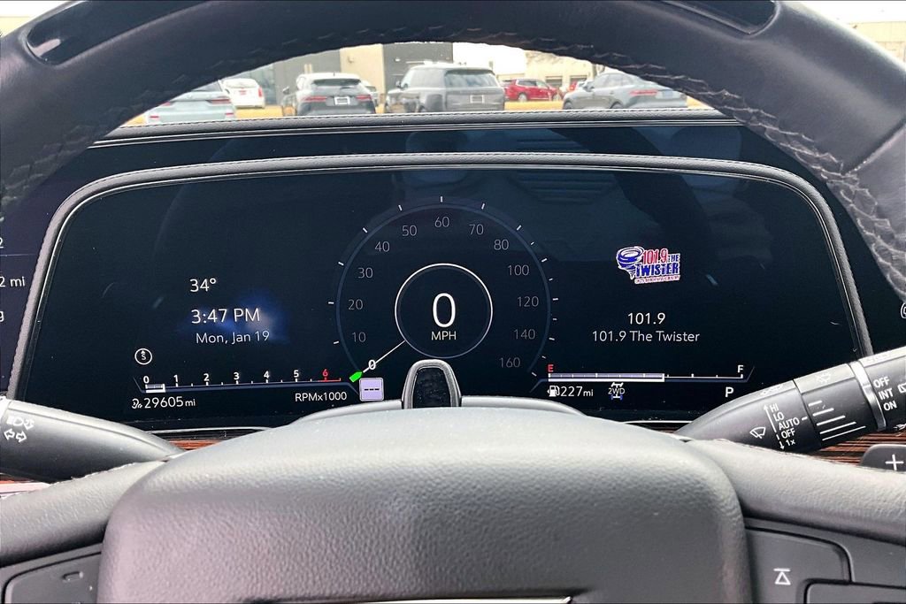 Used 2024 Cadillac Escalade ESV Premium Luxury image 22