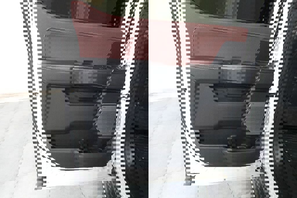 Certified 2023 Ford F150 Lariat w/ Equipment Group 502A High image 27