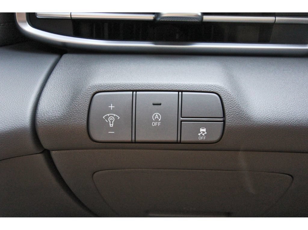Certified 2026 Hyundai Elantra SE FWD image 22