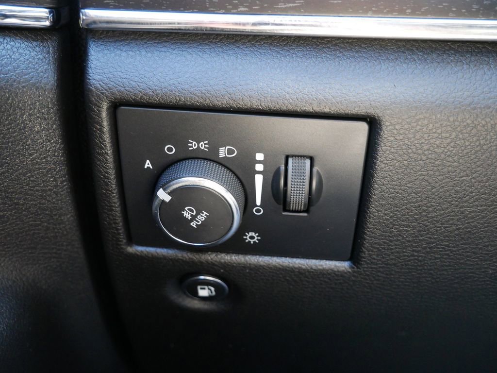Used 2017 Jeep Grand Cherokee Limited AWD/4WD image 32