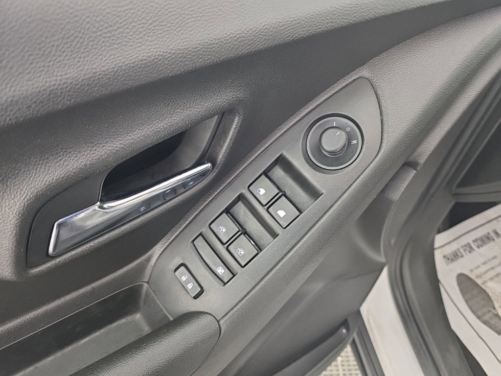 Used 2020 Chevrolet Trax LT image 13