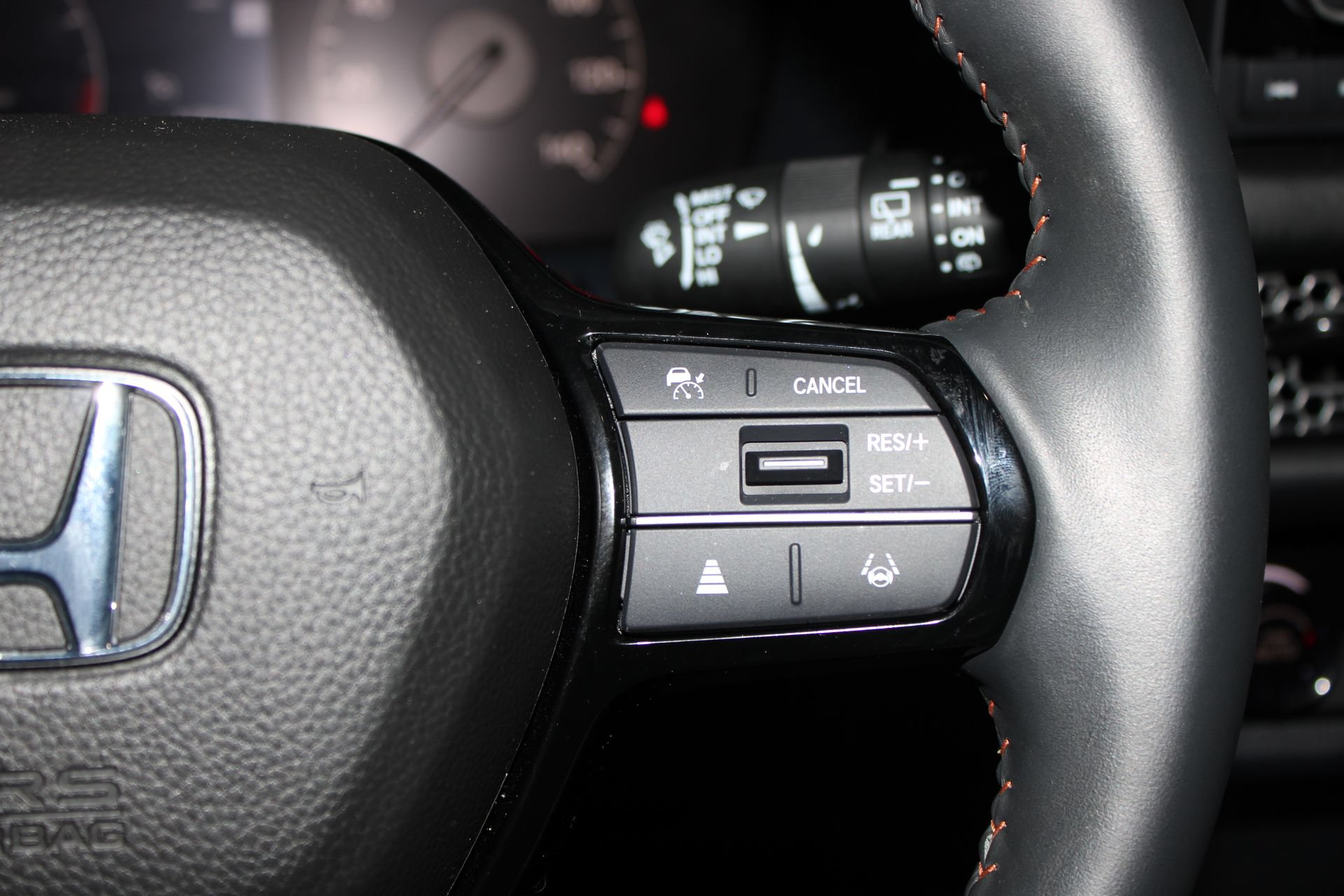 Used 2025 Honda HR-V Sport image 32