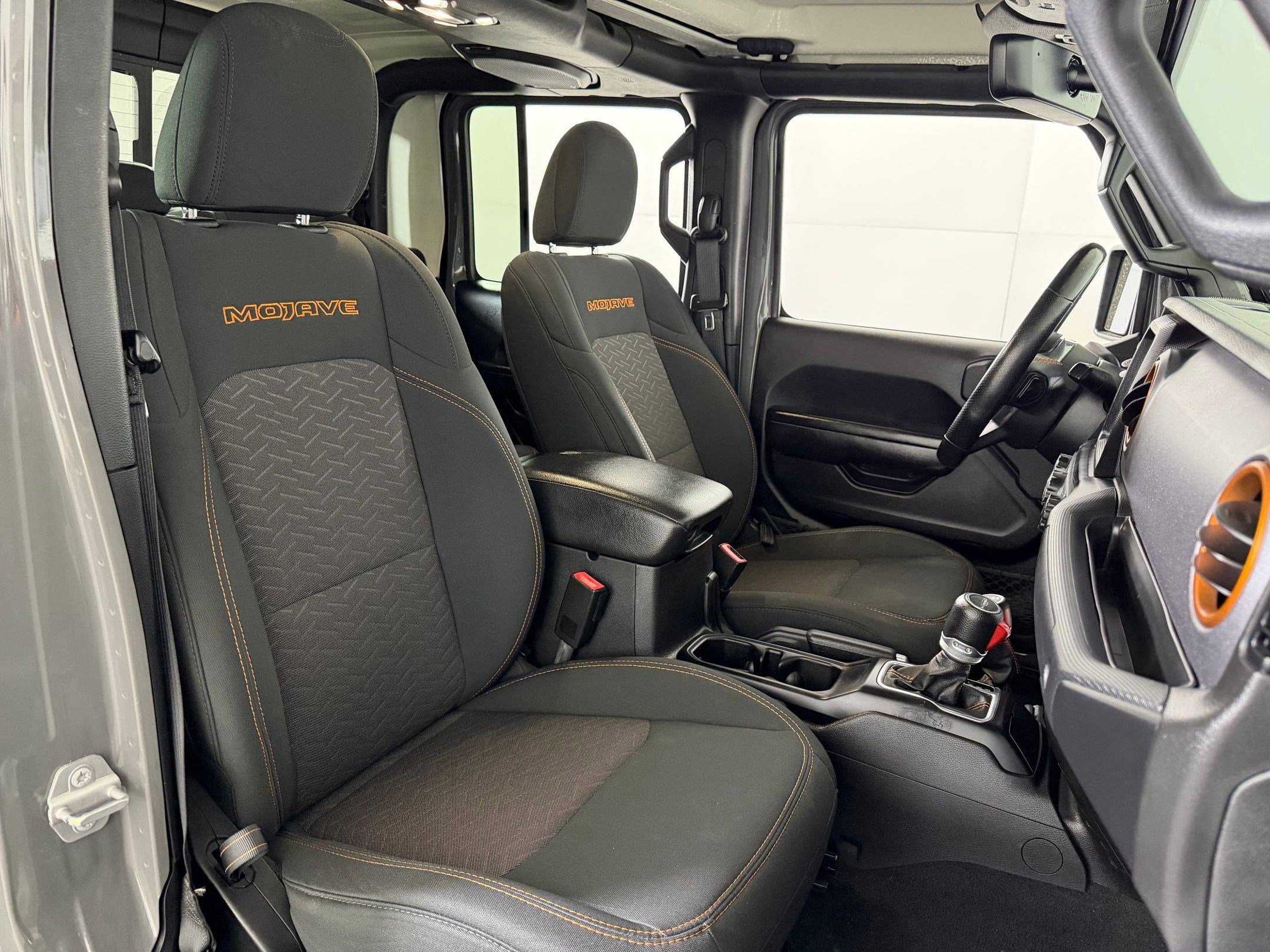 Used 2020 Jeep Gladiator Mojave AWD/4WD image 25