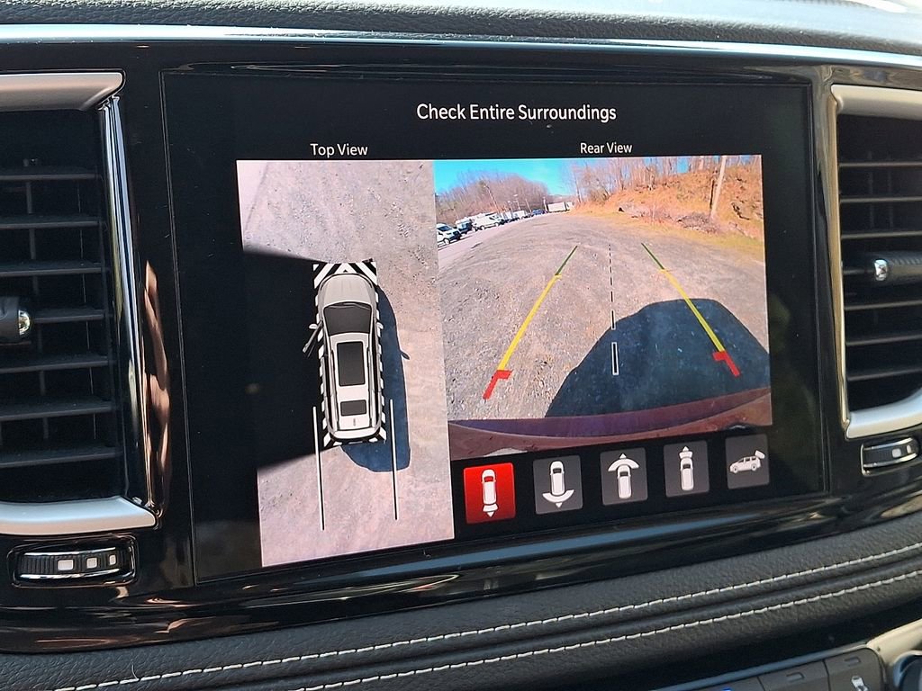 Used 2022 Chrysler Pacifica Touring-L w/ Uconnect Theater Family Group image 18