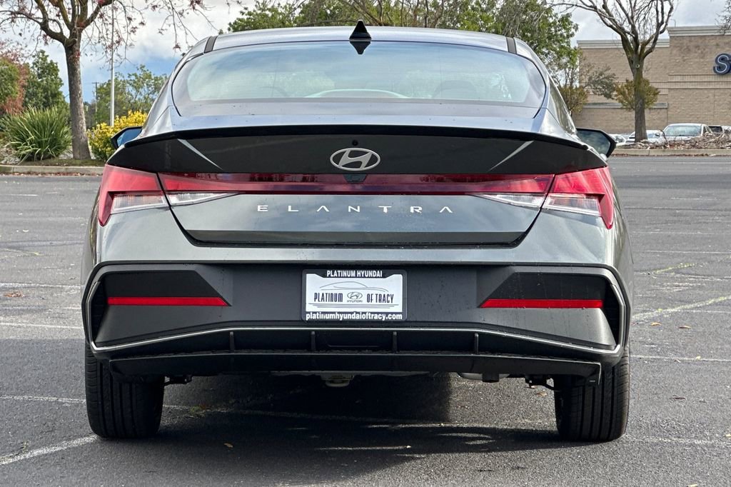 New 2026 Hyundai Elantra Sport image 5