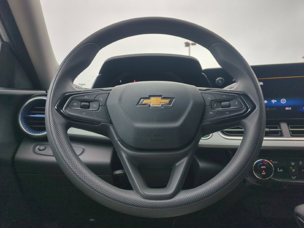 Used 2026 Chevrolet Trax LT FWD image 19