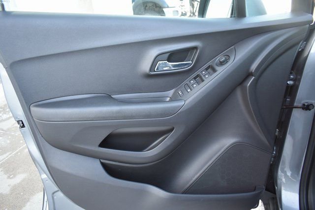 Used 2020 Chevrolet Trax LS image 13