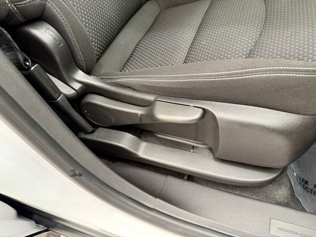 Used 2024 GMC Terrain SLE image 17