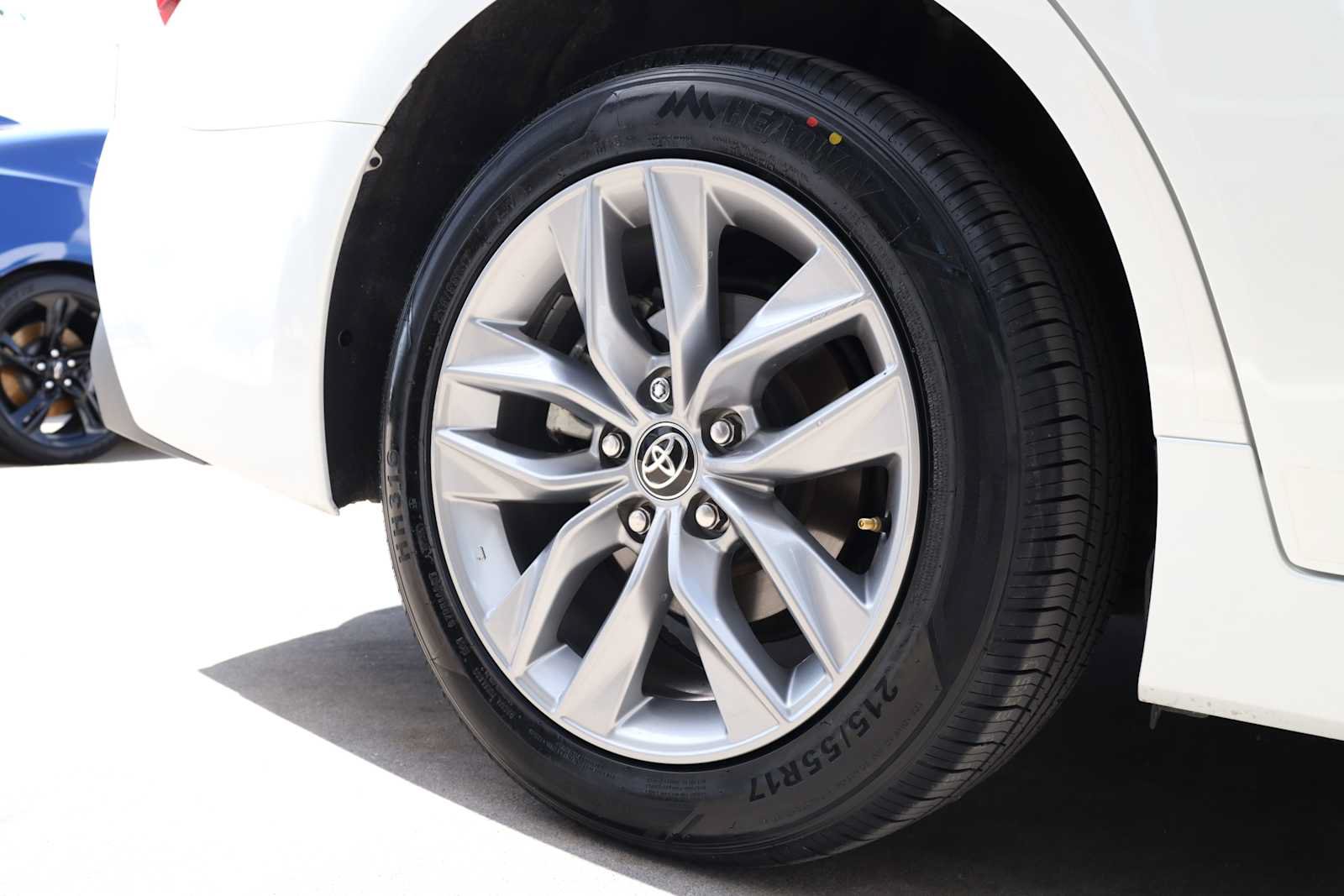 Used 2021 Toyota Avalon XLE FWD image 55