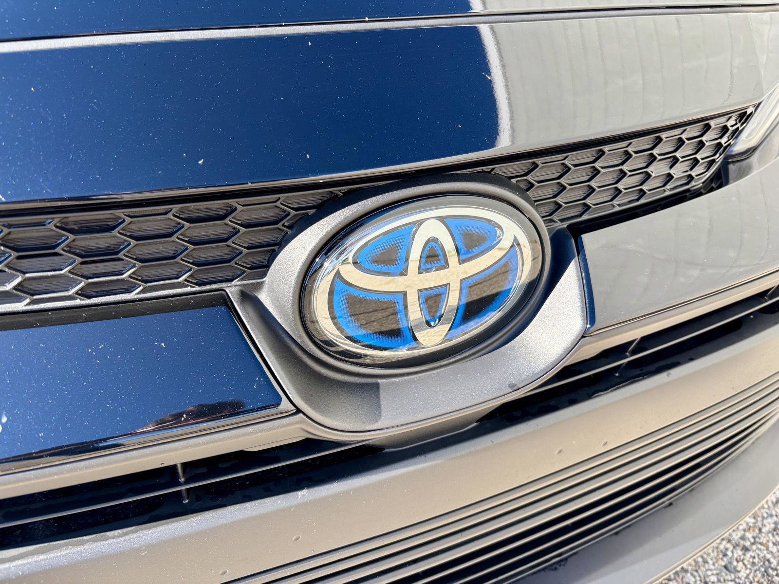 Used 2025 Toyota Corolla LE image 32