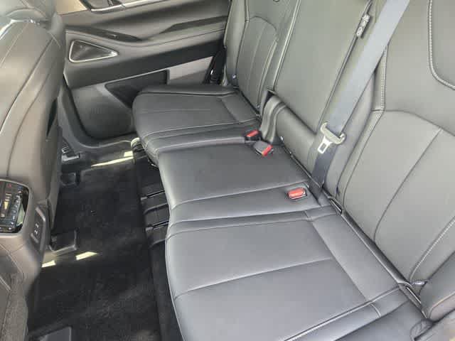 Used 2026 INFINITI QX60 Luxe w/ Cargo Package FWD image 12
