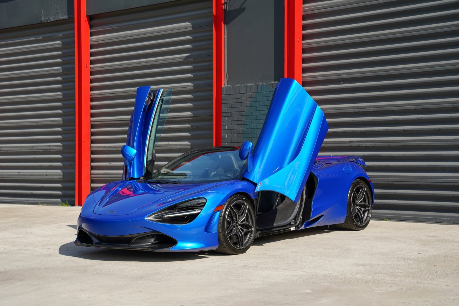 Used 2022 McLaren 720S Luxury image 1