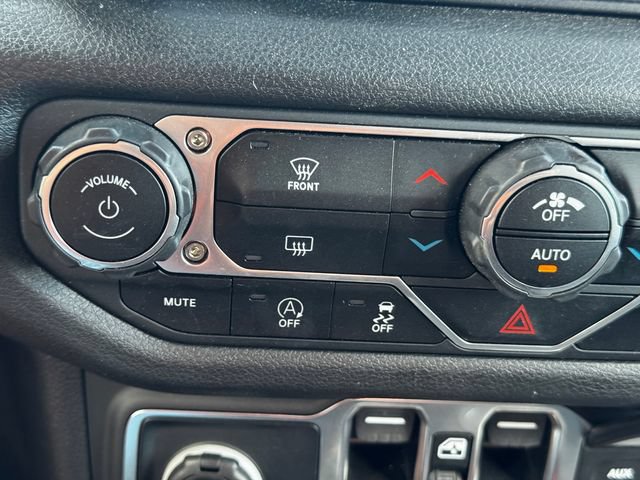 Certified 2025 Jeep Gladiator Mojave AWD/4WD image 35