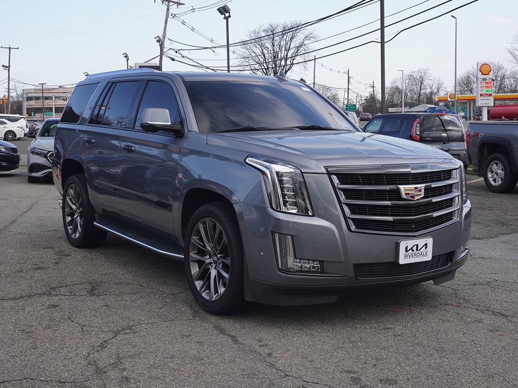 Used 2020 Cadillac Escalade Luxury w/ Escalade Sport Edition AWD/4WD image 61
