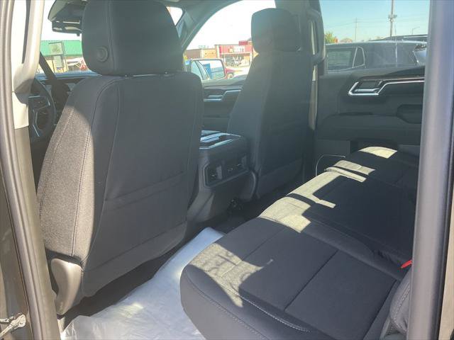 New 2026 Chevrolet Silverado 1500 LT w/ Z71 Off-Road Package AWD/4WD image 12