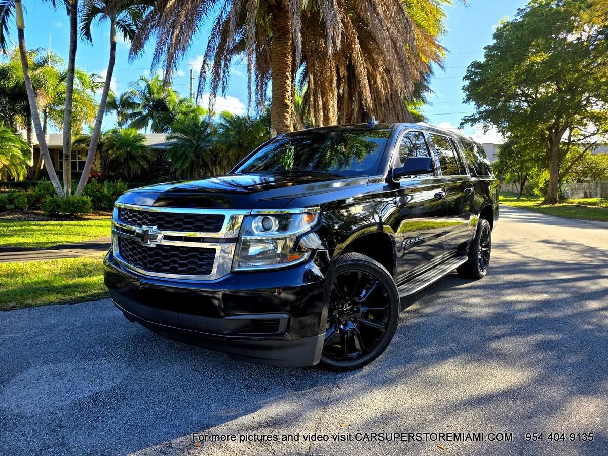 Used 2018 Chevrolet Suburban LT RWD image 2