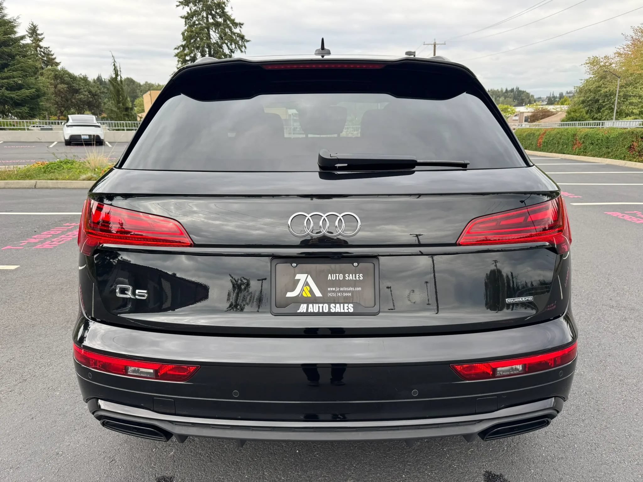 Used 2023 Audi Q5 2.0T Premium Plus w/ Premium Plus Package AWD/4WD image 9