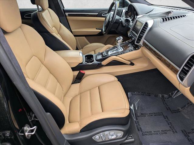 Used 2014 Porsche Cayenne Turbo image 21