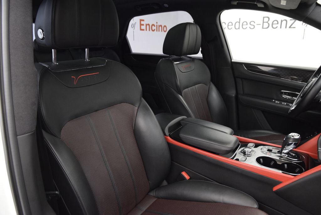 Used 2020 Bentley Bentayga Design Series AWD/4WD image 17