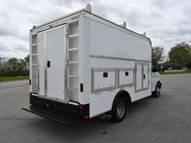 Used 2022 Chevrolet Express 3500 w/ Power Convenience Package image 7