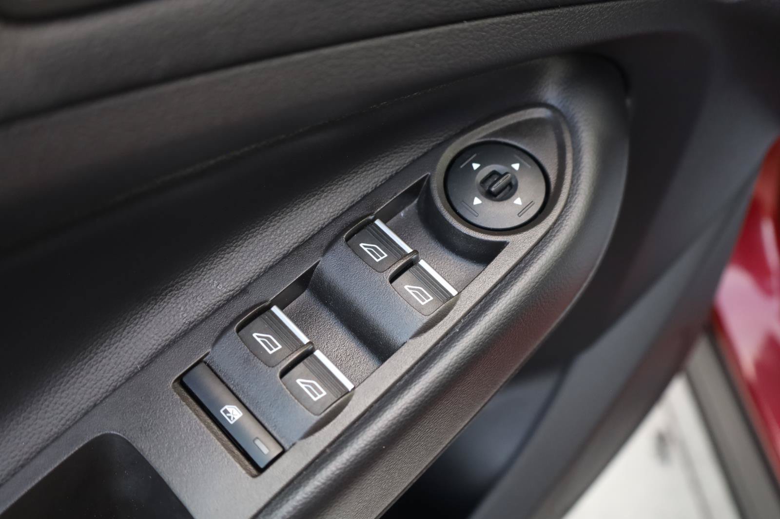 Used 2019 Ford Escape SEL AWD/4WD image 38