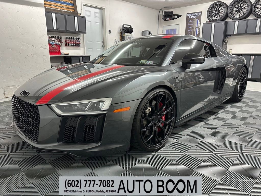 Used 2018 Audi R8 V10 w/ Premium Package image 1