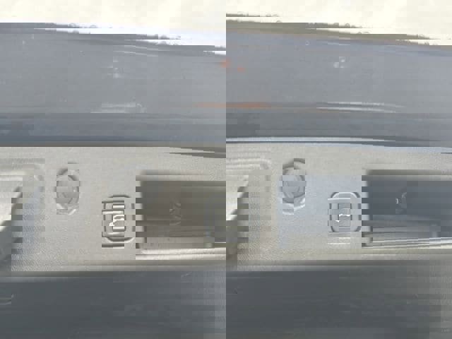 Used 2023 Chevrolet Equinox Premier image 16