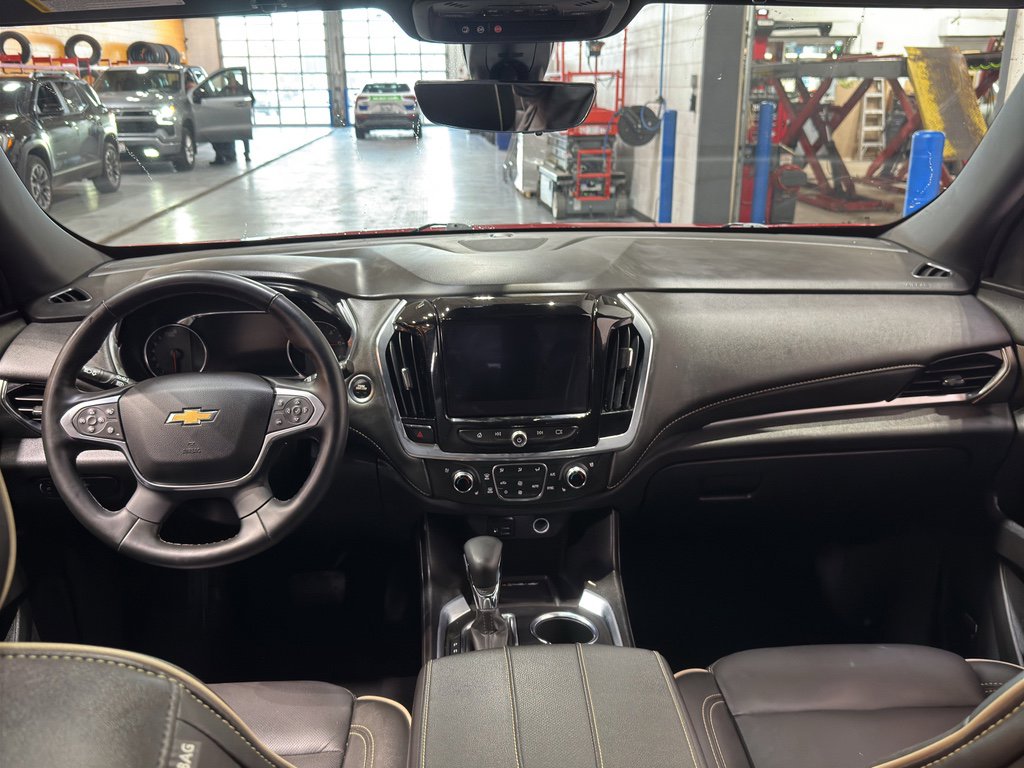 Used 2023 Chevrolet Traverse Premier image 16