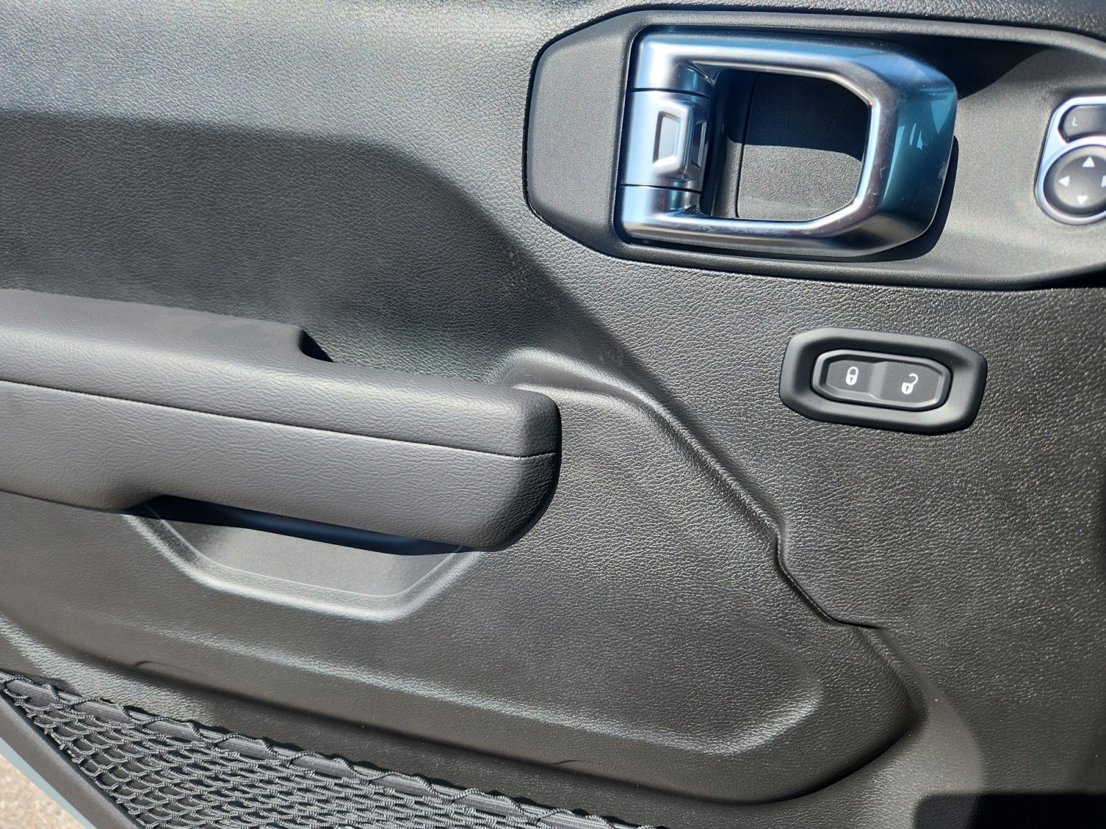 New 2025 Jeep Gladiator Sport image 14