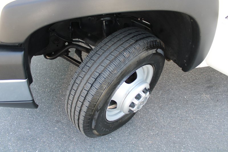 Used 2006 Chevrolet Silverado 3500 2WD Regular Cab image 12