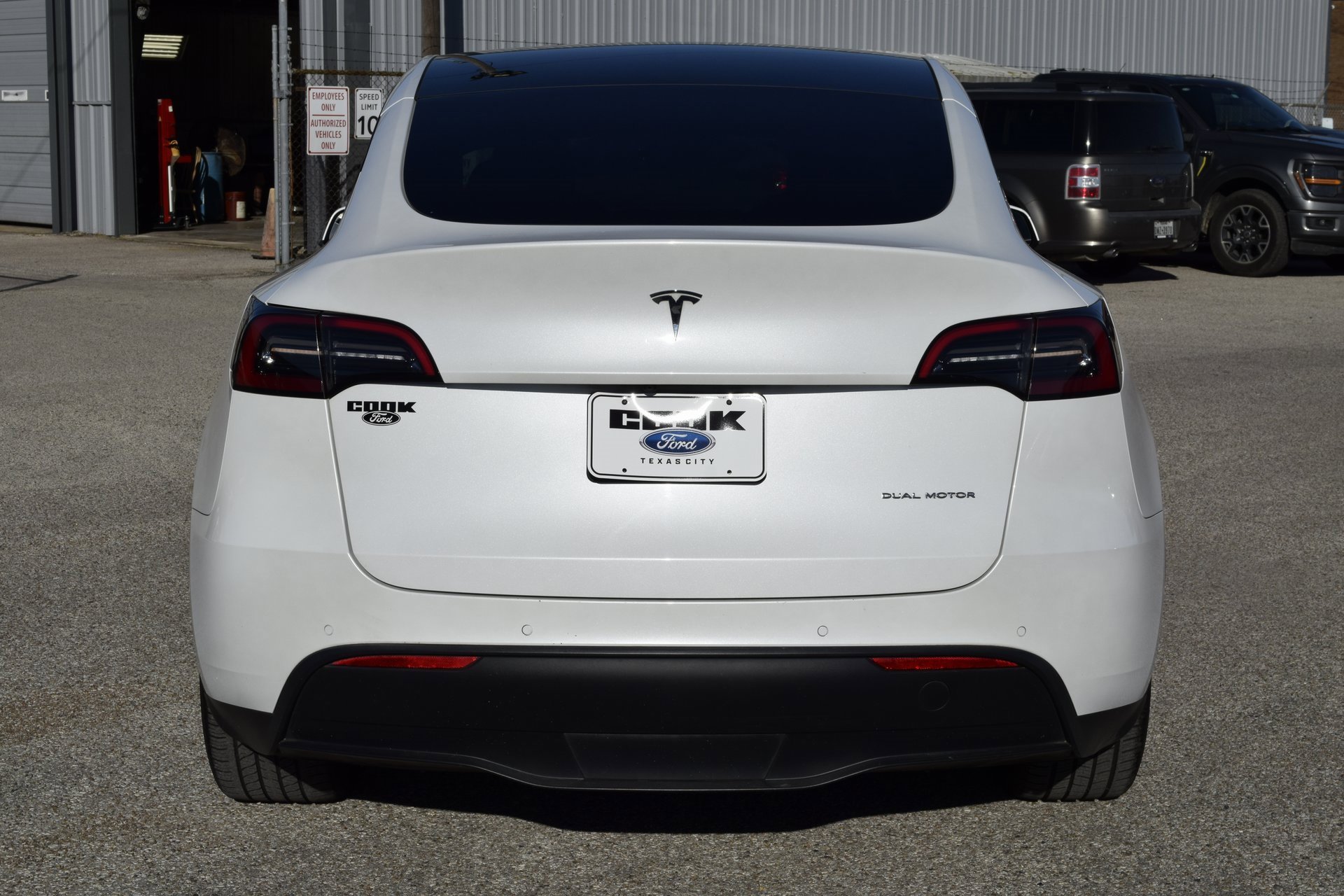 Used 2021 Tesla Model Y Long Range image 9