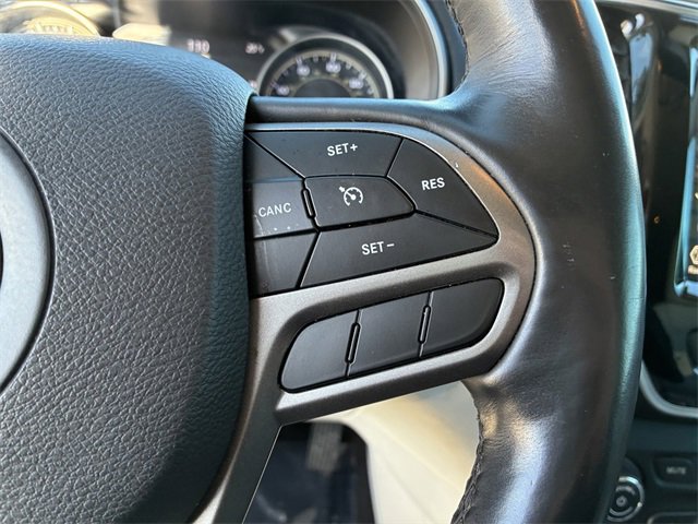 Used 2019 Jeep Cherokee Limited image 25