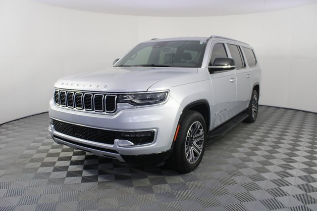 Used 2023 Jeep Wagoneer L Series II image 25