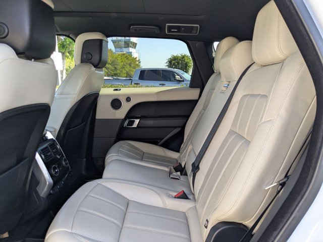 Used 2020 Land Rover Range Rover Sport HSE image 15
